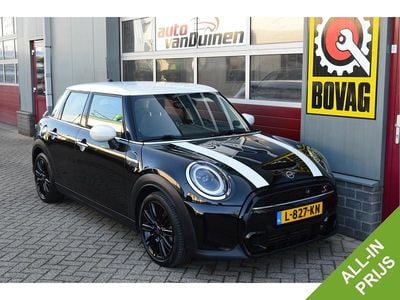 Zwart (metallic) Occasion 2021 Mini Cooper S Classic Hatchback | € 25.445 (Eerlijke prijs)