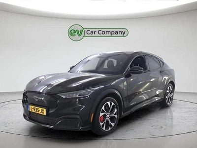 Zwart Occasion 2021 Ford Mustang Mach-E SUV | € 17.500 (Goede deal)