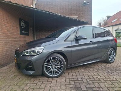 Grijs Gebruikt 2018 BMW 220 Executive Stationwagen | € 20.740 (Eerlijke prijs)