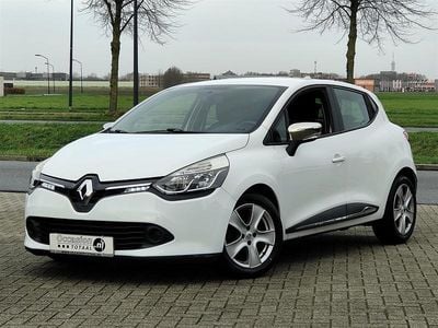 Wit Gebruikt 2015 Renault Clio IV Expression Hatchback | € 9.950 (Iets duurder)