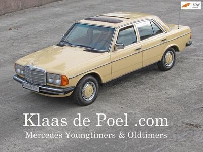 tweedehands Mercedes E230 230 (W123) W123automaat schuifdak centrale vergrendeling getint glas