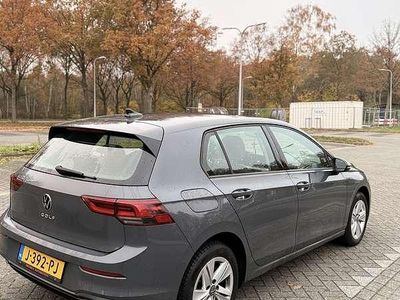 Grijs Occasion 2020 VW Golf VIII Life Hatchback | € 16.000 (Duur)