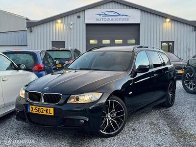Zwart Occasion 2009 BMW 318 Executive Stationwagen | € 5.950 (Iets duurder)