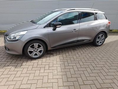 tweedehands Renault Clio IV Estate 0.9 TCe Night&Day met 1200 kg trekgewicht! | Clima | Cruise control | Navigatie | Trekhaak | Privacy glas | RIJKLAARPRIJS INCL 12 MAANDEN GARANTIE EN BEURT