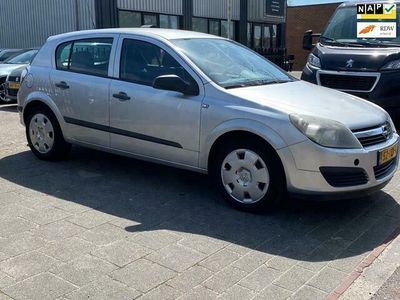 tweedehands Opel Astra 1.9 CDTi Executive nw apk airco cruise elekramen...
