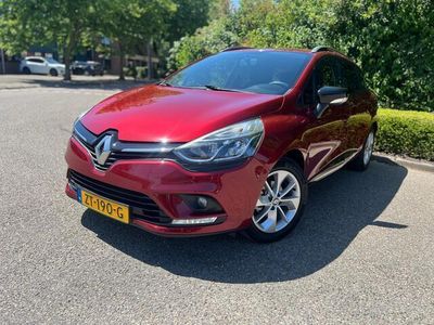 Occasion Renault Clio GrandTour LIMITED 90 PK (66 kW) 2017 Rood Stationwagen
