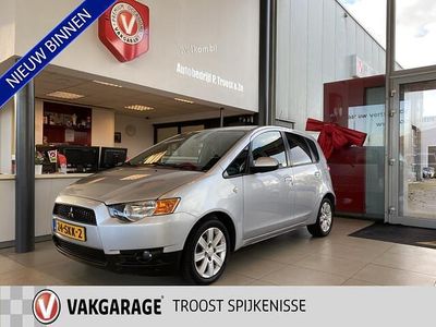 Grijs (metallic) Gebruikt 2011 Mitsubishi Colt Edition Hatchback | € 5.950 (Iets duurder)