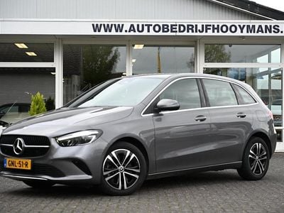 Grijs (metallic) Gebruikt 2023 Mercedes B250e Luxury MPV | € 33.950