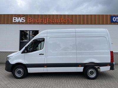 tweedehands Mercedes Sprinter 317 1.9 CDI 170pk L2H2 / rijklaar ¤ 40.950 ex btw / lease vanaf ¤ 816 / zo goed als nieuw! / climate control / trekhaak / achteruit rijcamera