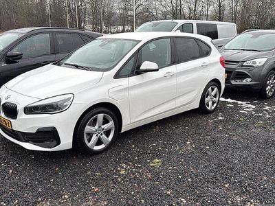 Wit Occasion 2021 BMW 225 iPerformance Stationwagen | € 23.999