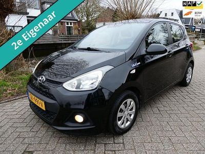 Zwart Gebruikt 2015 Hyundai i10 Comfort Hatchback | € 5.695 (Eerlijke prijs)
