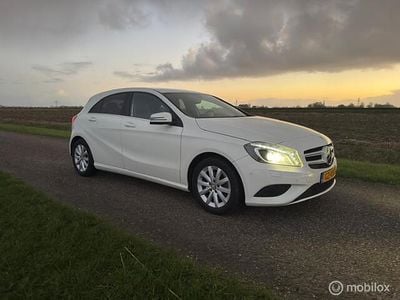 Wit Gebruikt 2014 Mercedes A180 Ambition Hatchback | € 10.450 (Eerlijke prijs)