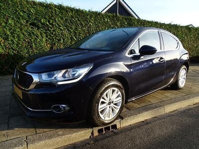Blauw (metallic) Gebruikt 2017 DS Automobiles DS4 Chic Hatchback | € 8.950 (Goede deal)