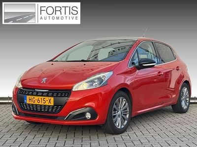 Oranje Gebruikt 2015 Peugeot 208 Allure Hatchback | € 7.800 (Eerlijke prijs)
