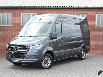 Grijs Occasion 2024 Mercedes Sprinter Van | € 45.500 (Goede deal)