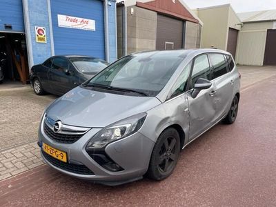 tweedehands Opel Zafira Tourer 1.4 Cosmo 7p. 2013 rijdbare schade links Navigatie, Panoramadak, etc. NAP + Boekjes aanwezig.