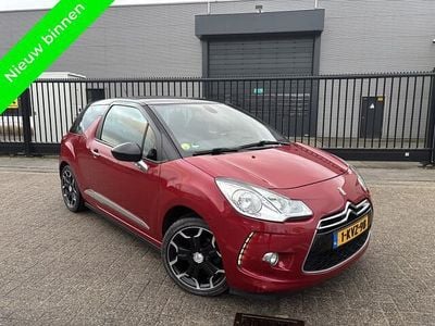 Rood (metallic) Gebruikt 2013 Citroën DS3 Hatchback | € 3.899 (Eerlijke prijs)
