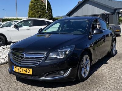 Zwart Gebruikt 2015 Opel Insignia Hatchback | € 6.950 (Iets duurder)
