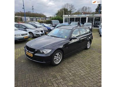 tweedehands BMW 318 3-SERIE Touring i, Panoramadak, Camera, Parksensor, Navi, Stoelverwarming.