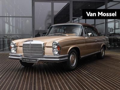 Bruin Gebruikt 1971 Mercedes W111 SE Cabriolet | € 550.000