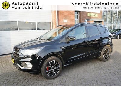Zwart (metallic) Occasion 2018 Ford Kuga ST-Line SUV | € 13.945 (Goede deal)