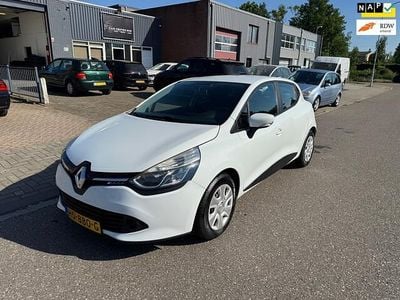 Wit (metallic) Occasion 2015 Renault Clio IV Hatchback | € 5.750 (Goede deal)