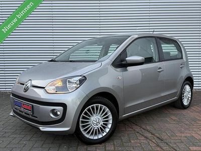 Beige (metallic) Gebruikt 2016 VW up! Hatchback | € 5.750 (Eerlijke prijs)
