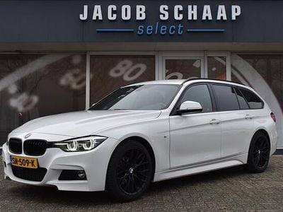 Wit Occasion 2018 BMW 318 M Sport Stationwagen | € 19.500 (Eerlijke prijs)
