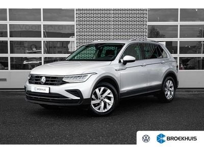Grijs Gebruikt 2023 VW Tiguan R-line SUV | € 35.895 (Super prijs)