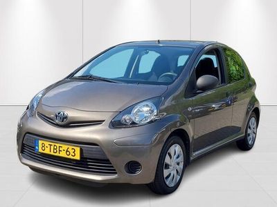 tweedehands Toyota Aygo 1.0 VVT-i Now Airco | Trekhaak |