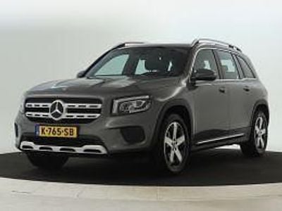 Mercedes GLB180