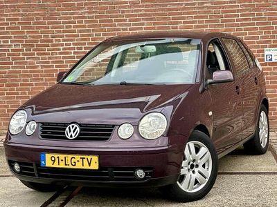 Rood Gebruikt 2003 VW Polo Highline Hatchback | € 1.950 (Eerlijke prijs)