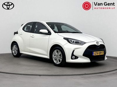 Wit Occasion 2024 Toyota Yaris Hybrid Active Hatchback | € 22.499 (Goede deal)