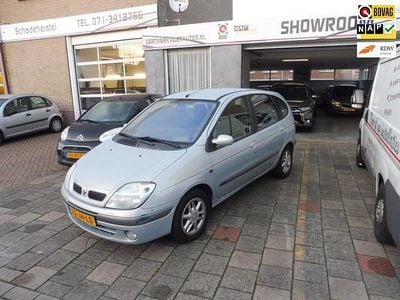 Grijs (metallic) Gebruikt 2002 Renault Scénic Expression MPV | € 2.500 (Duur)