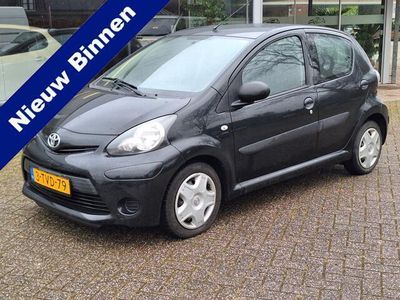 tweedehands Toyota Aygo 1.0 VVT-i Now 5drs - Airco - Centrale vergrendeling - Stuurbekrachtiging