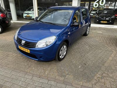 Blauw Occasion 2009 Dacia Sandero Ambiance Hatchback | € 4.250 (Duur)