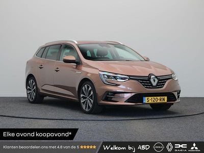 Bruin Occasion 2023 Renault Mégane IV Intens Stationwagen | € 18.940 (Eerlijke prijs)