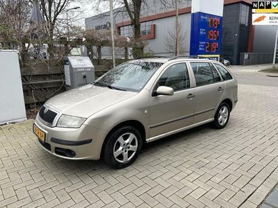 tweedehands Skoda Fabia Combi 1.4-16V Elegance