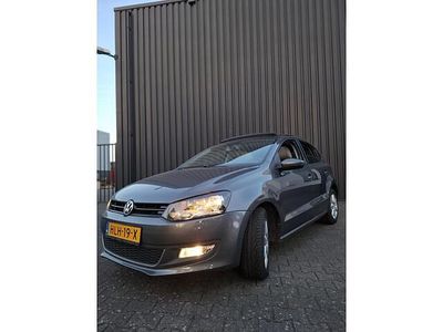 Grijs Gebruikt 2013 VW Polo Highline Hatchback | € 8.999 (Iets duurder)