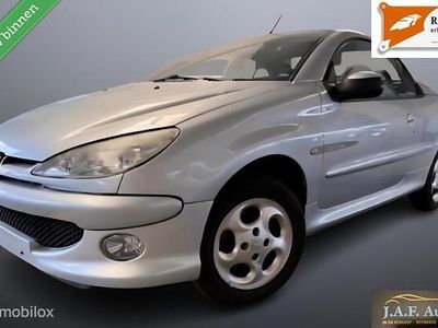 Grijs Gebruikt 2004 Peugeot 206 CC Cabriolet | € 1.445 (Eerlijke prijs)