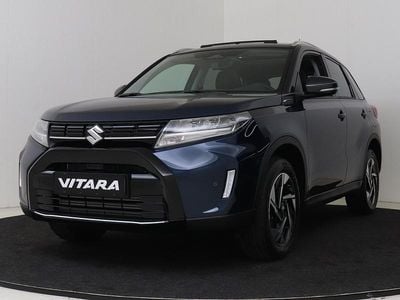Sphere blue & black (donker blauw metallic) Nieuw 2025 Suzuki Vitara Style SUV | € 35.829 (Eerlijke prijs)