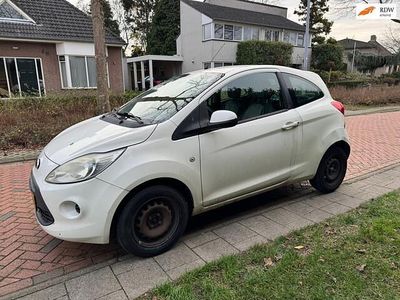 Wit Gebruikt 2010 Ford Ka S Hatchback | € 999 (Eerlijke prijs)