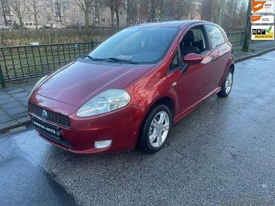Rood Occasion 2006 Fiat Grande Punto Hatchback | € 1.299 (Eerlijke prijs)