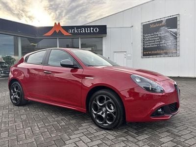 Rood (metallic) Gebruikt 2016 Alfa Romeo Giulietta Super Hatchback | € 14.940 (Eerlijke prijs)