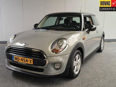 tweedehands Mini Cooper 1.5 Salt Business uit 2016 Rijklaar + 12 maanden Bovag-garantie Henk Jongen Auto's in Helmond, al 50 jaar service zoals 't hoort!