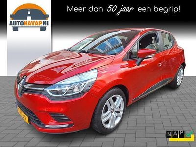 Rood Occasion 2017 Renault Clio IV Zen Hatchback | € 8.995 (Eerlijke prijs)