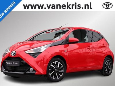 Rood Occasion 2022 Toyota Aygo X-cite Hatchback | € 14.440 (Iets duurder)
