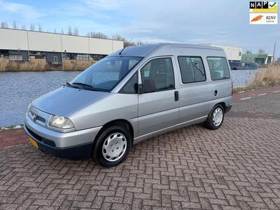 tweedehands Peugeot Expert 2.0 HDI 16V Prem.8-p!AIRCO!ELECKTRISH RAAM!8 ZITPLAATSEN!BENZINE BUS!RIJDT GOED!100KW!136PK!BANDEN GOED!APK:1JAAR