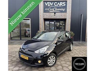 Zwart Occasion 2015 Hyundai i10 Comfort Hatchback | € 6.200 (Eerlijke prijs)