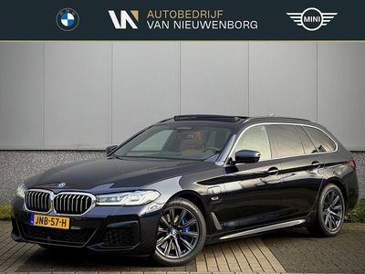 Zwart Occasion 2021 BMW 530 Executive Stationwagen | € 37.430 (Duur)